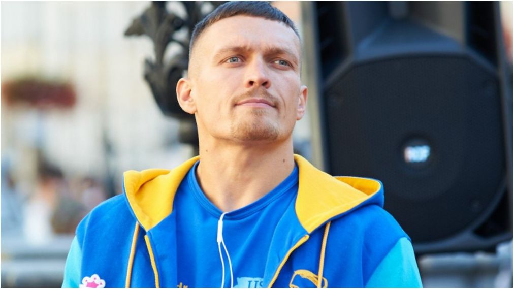 Усик став боксером року за версією WBO