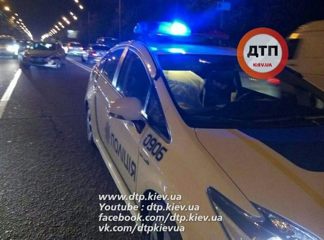 ДТП у Києві: П'яний водій влаштував подвійну аварію - фото 111949