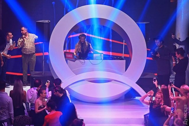 Що робила Періс Гілтон в Одесі: фоторепортаж - фото 107158