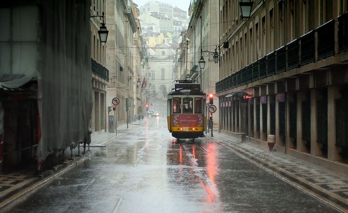 "Дощ з 1256-го" – найсмішніші фотожаби про затоплений Львів