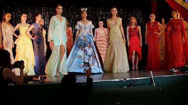 Іронія дня: Образ Путіна з'явився на сукні