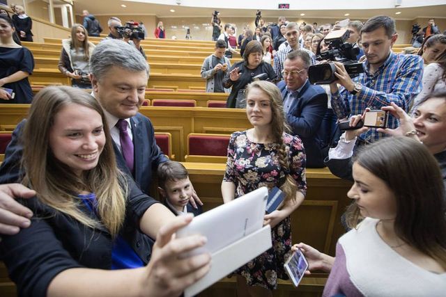 На зустрічі із студентами істфаку - фото 108601