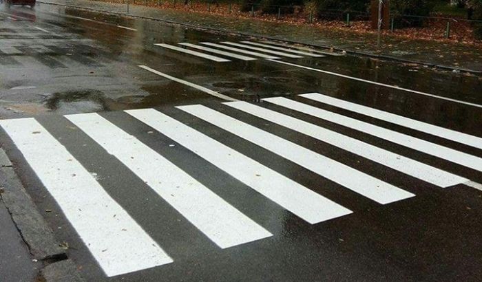 У "Київавтодорі" прокоментували скандальну "зебру"