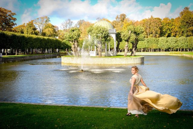 В Естонії жінка вийшла заміж за саму себе - фото 109503