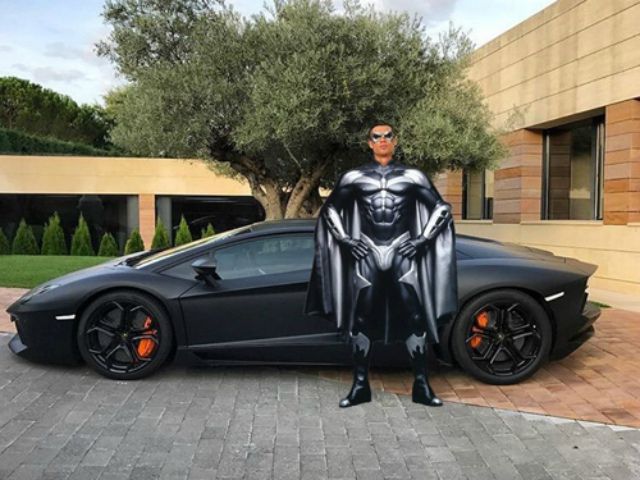 Роналду потролили через фото із крутою машиною - фото 111182