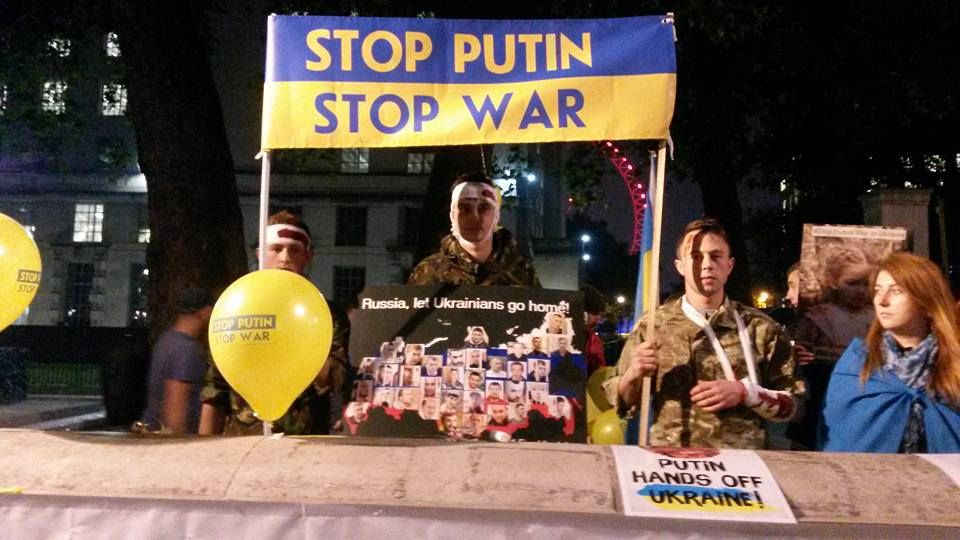 Люди з усього світу вимагали зупинити Путіна