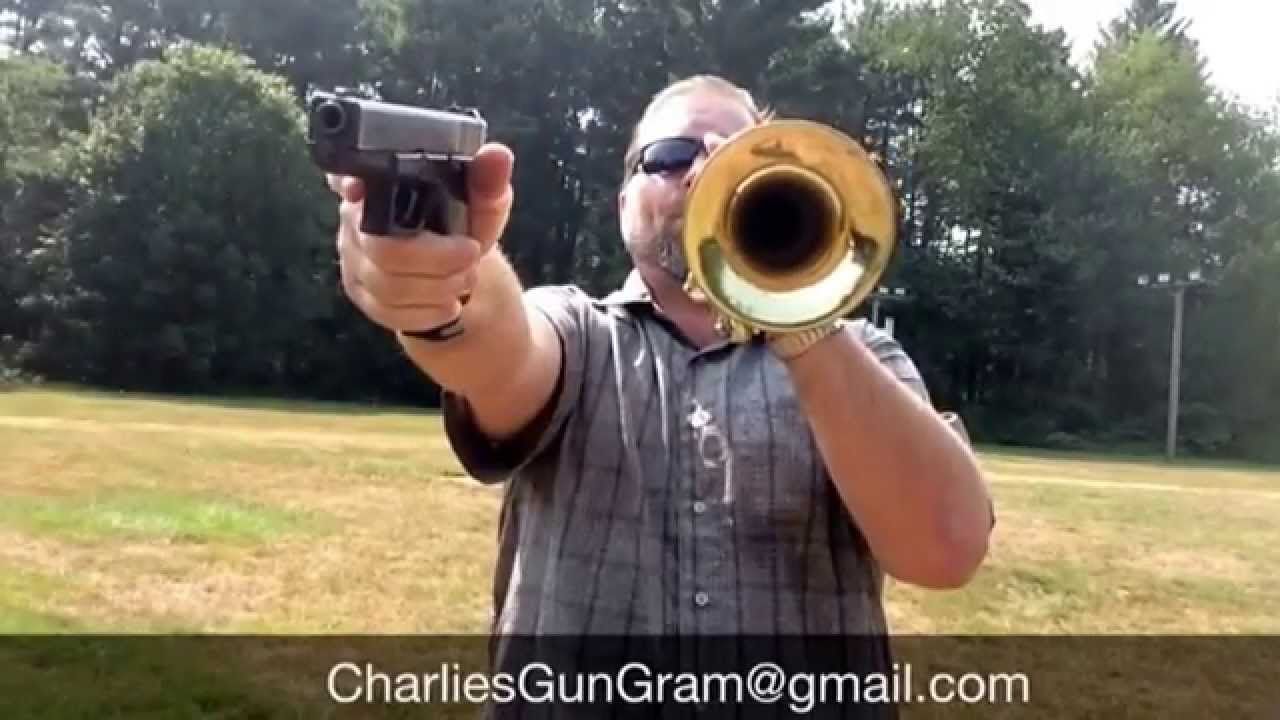 Відомі мелодії зіграли під акомпанемент пістолета: з'явилося відео