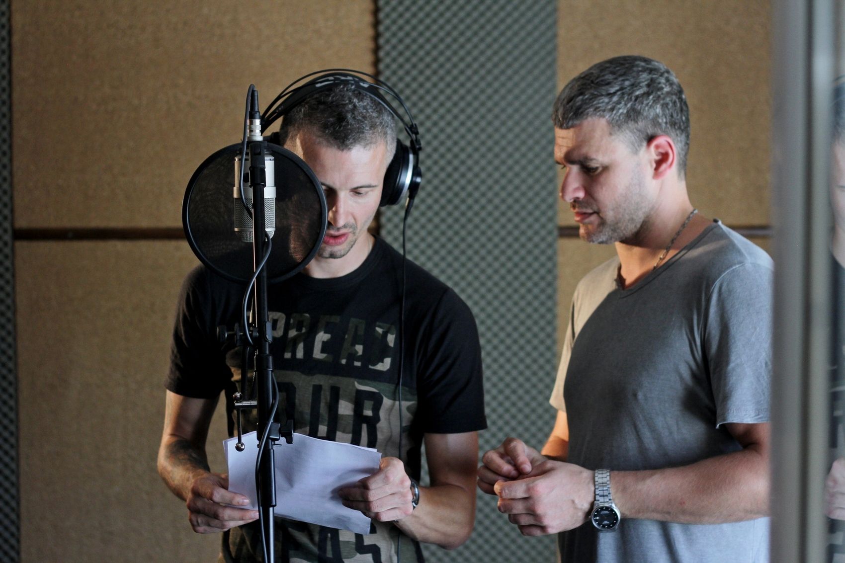 Арсен Мірзоян заспівав у дуеті з десантником