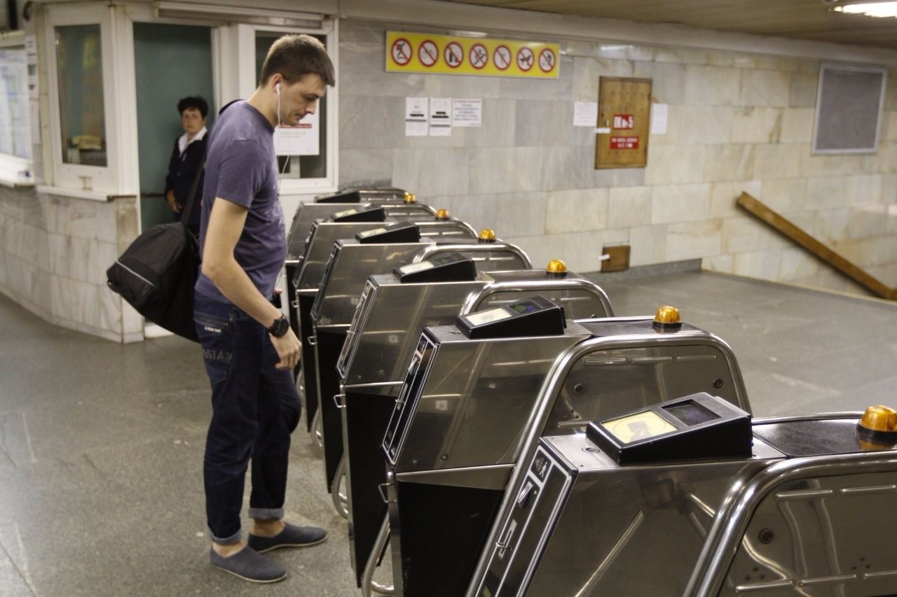 Київське метро залишиться без турнікетів для жетонів
