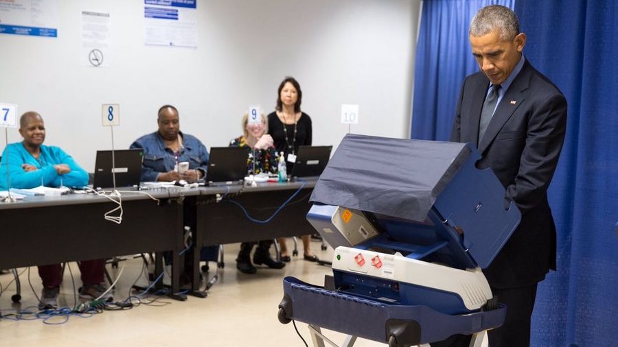 Як Обама достроково голосував на виборах президента США: з'явилося відео