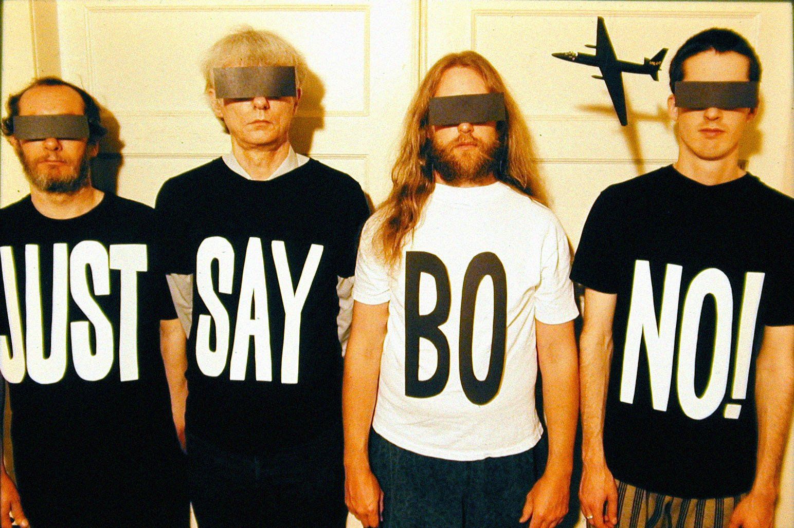 Американський гурт продає померлого учасника по частинам - фото 1