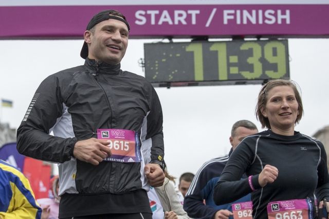 Кличко пробігся під дощем з киянами
 - фото 109016