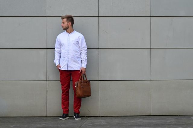 Польські лікарі переодягнуться в синьо-жовті халати - фото 116844