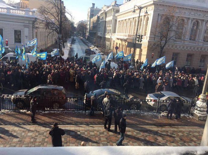 Нардеп показав військову техніку в центрі Києва: фотофакт