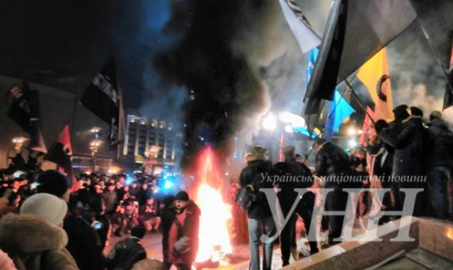 На Майдані пройшли сутички між силовиками та активістами