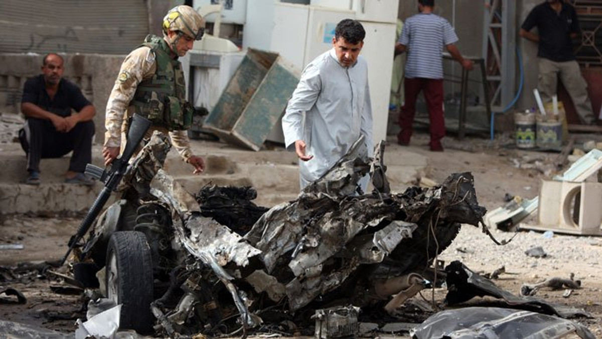 Серія потужних вибухів у Багдаді: є жертви - фото 1