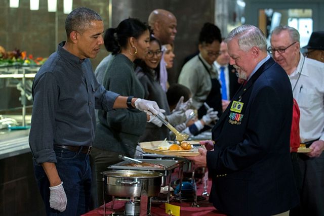 Як Обама відзначає свій останній День подяки в ролі президента США - фото 121160