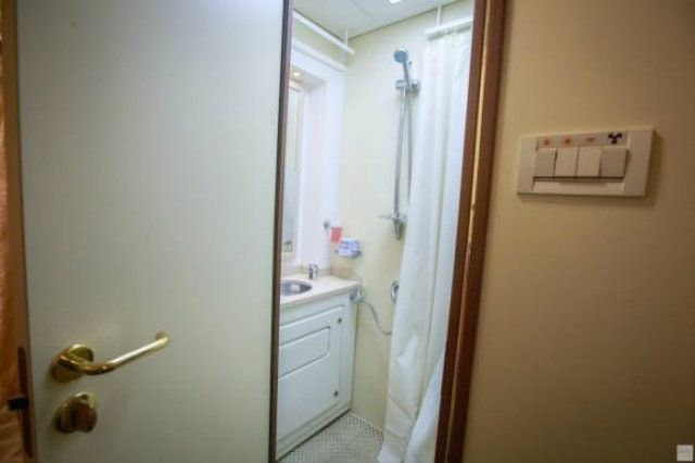 Журналісти показали нові фото VIP-вагону Укрзалізниці - фото 115059