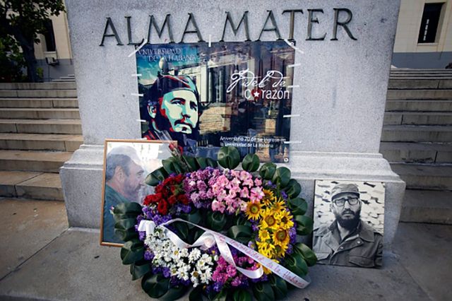 На Кубі прощаються з Кастро: фоторепортаж - фото 122162