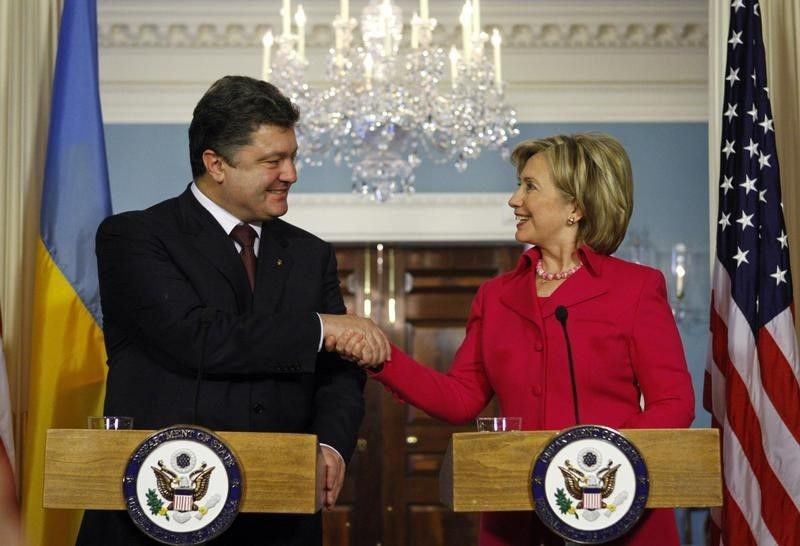 Порошенко неодноразово підтримував Клінтон - фото 1