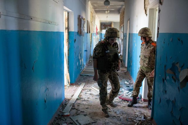 Героїзм українок на передовій показали у неймовірних фото - фото 115969