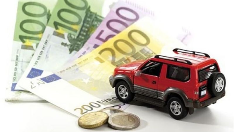 Українці зможуть розмитнювати авто у кредит