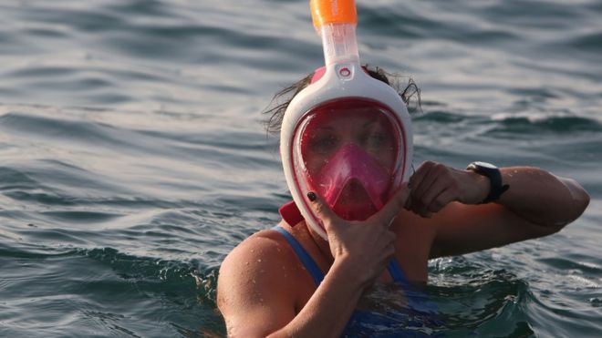 Спортсмени вперше перепливли Мертве море