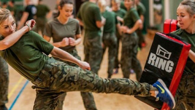 Міноборони Польщі пропонує жінкам курси самооборони