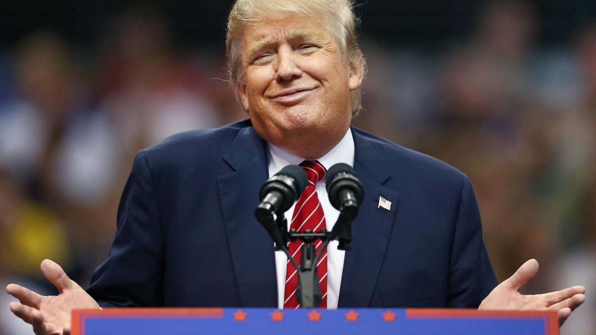 Як Трамп з дружиною проголосував на виборах у США: з'явилися відео