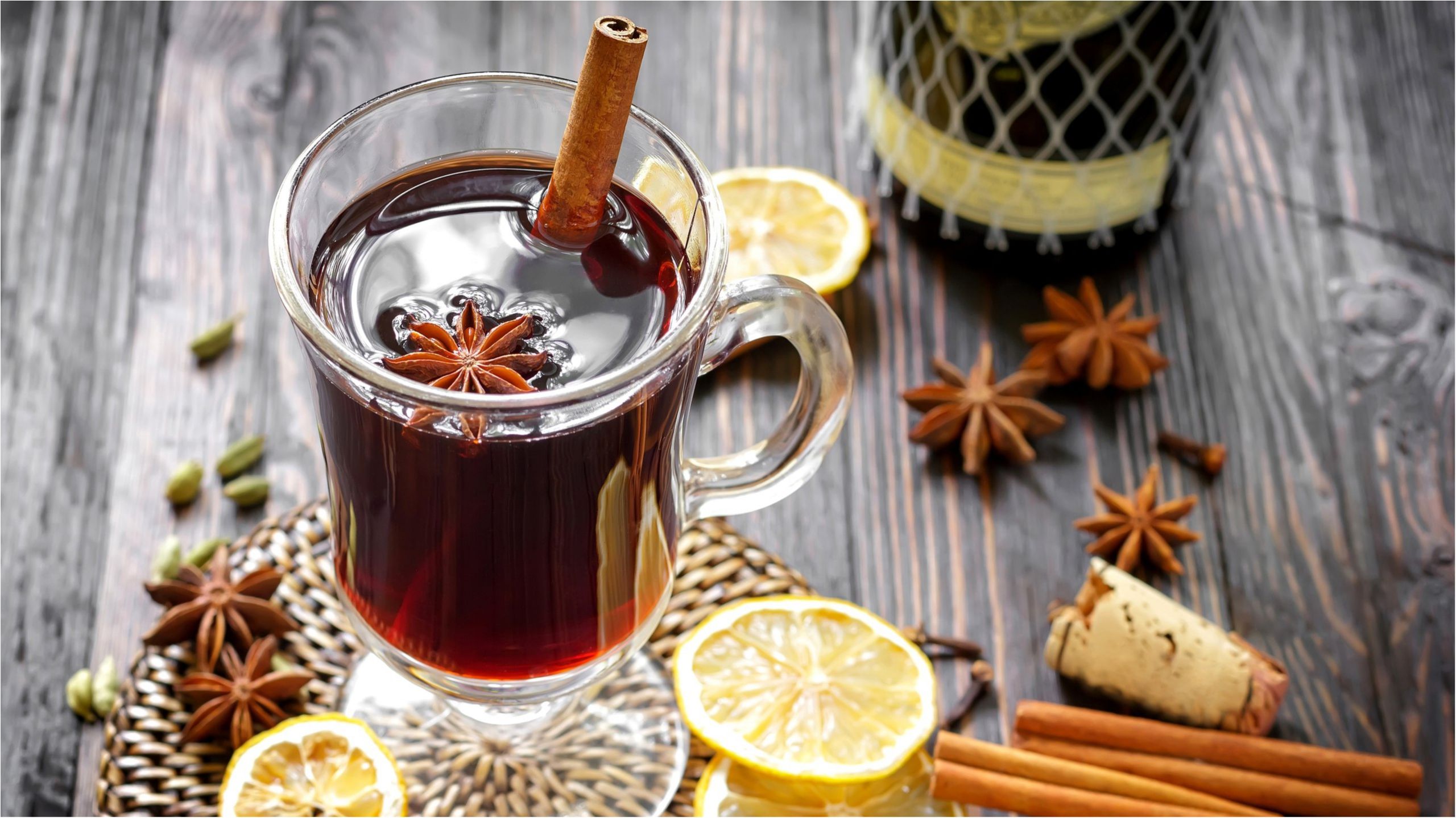 Названо 6 напоїв, які зігріють в холодну пору