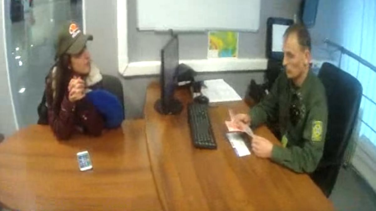 Популярну російську співачку спровадили з України: з'явилося відео