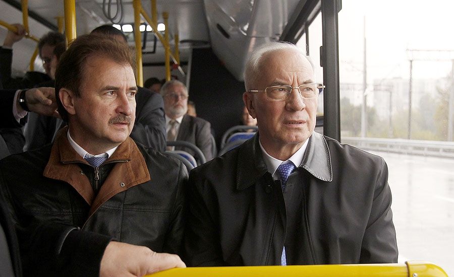 Іронія дня: "Кровосісь" обіцяє вернутись - фото 1