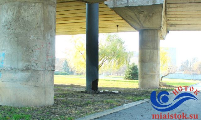 У Луганську підірвали пам'ятник від путінських байкерів: фотофакт - фото 117678