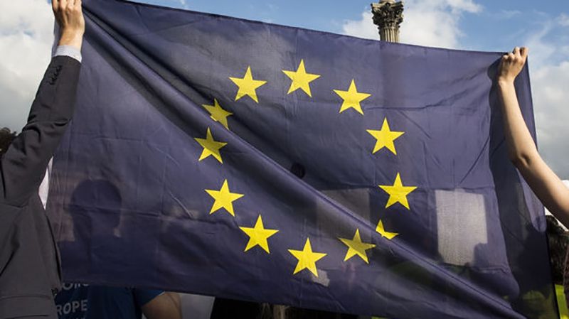 Квітень-травень: журналіст розповів про долю безвізу