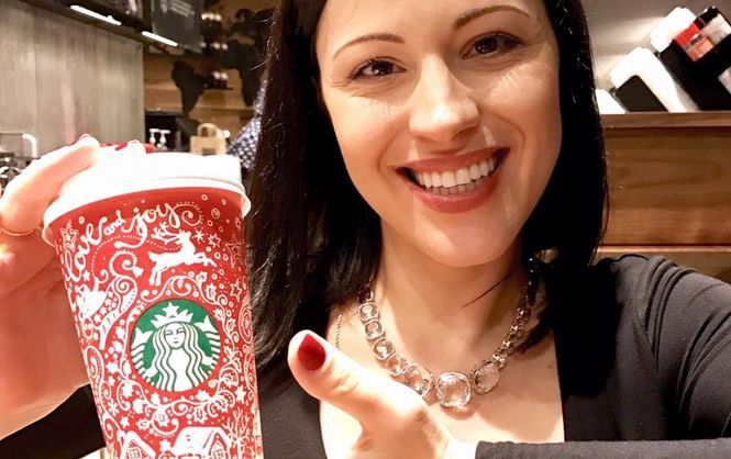 Знай наших: Starbucks продаватиме каву в чашках з українським дизайном