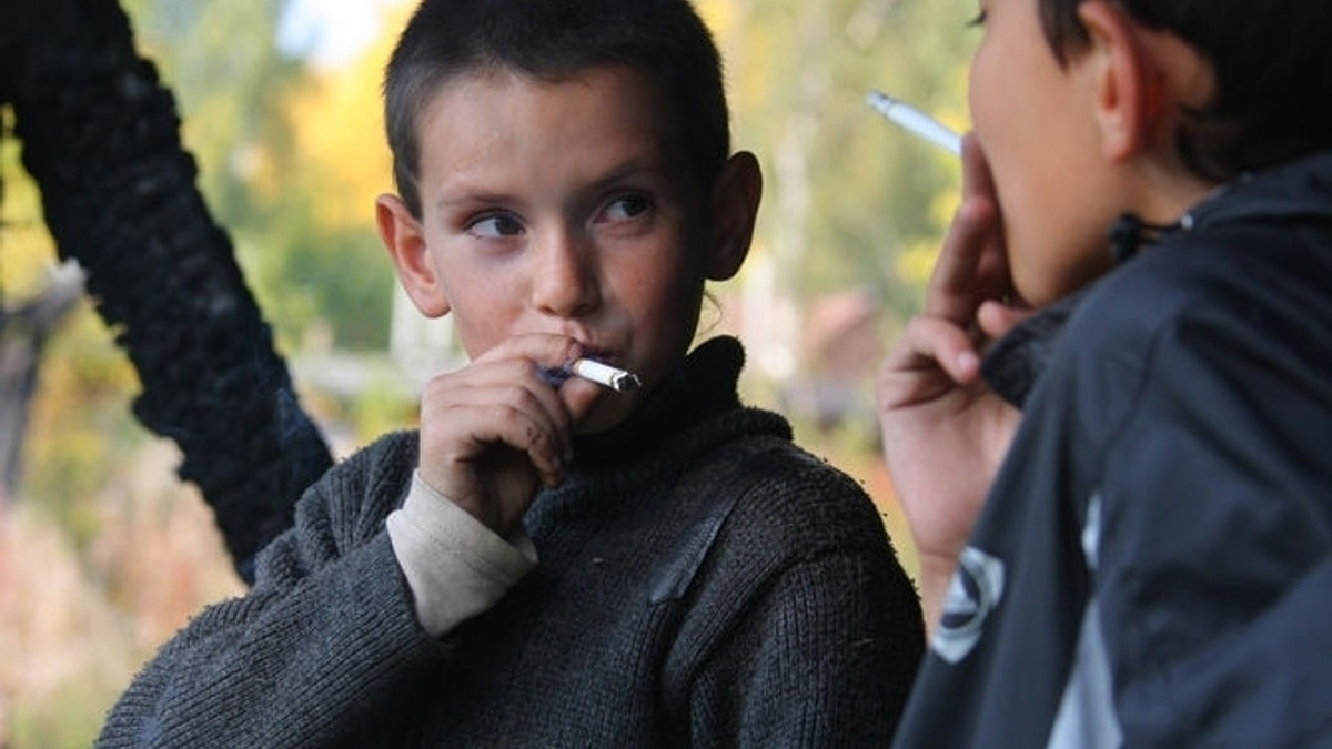 Російські учні отруїлись психотропними сигаретами - фото 1