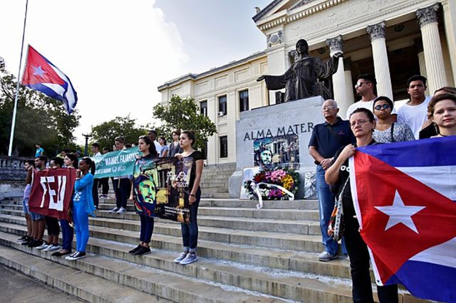 На Кубі прощаються з Кастро: фоторепортаж - фото 122164