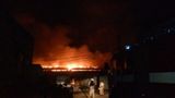 На Київщині масштабна пожежа на овочевій базі: з'явилися фото