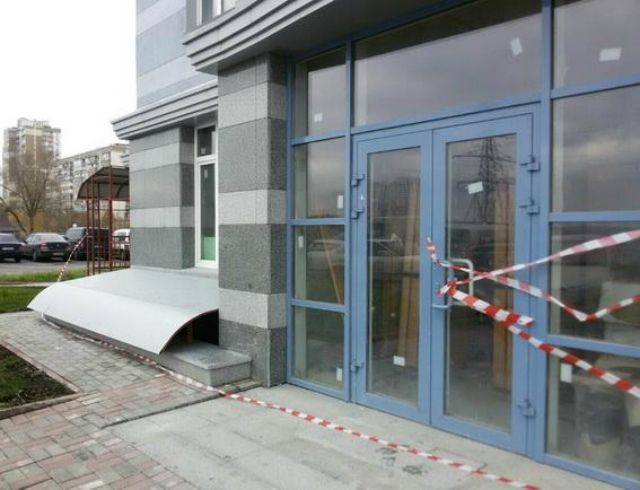 У Києві грабіжники відкрили вогонь по перехожих