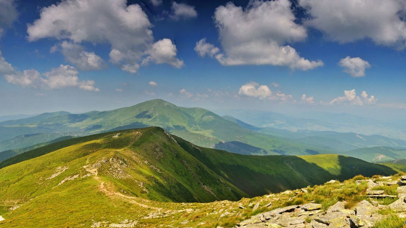 У мережі з'явилося захоплююче відео з найвищої точки України