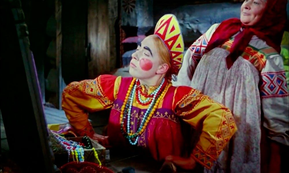 Росіянкам заборонять використовувати декоративну косметику