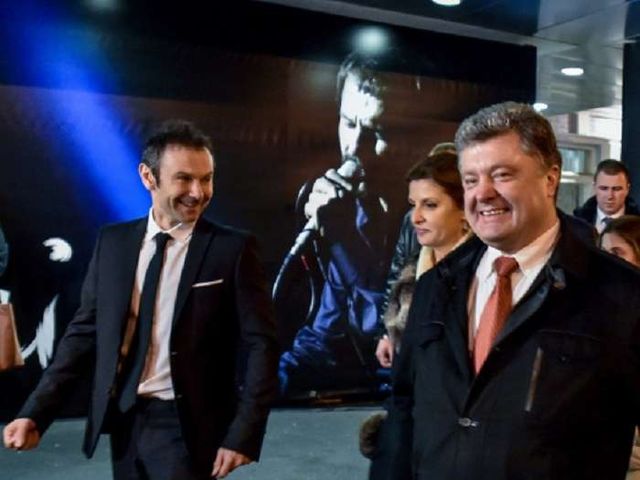 Іронія дня: Порошенко закликає міцно стиснути зуби - фото 117126