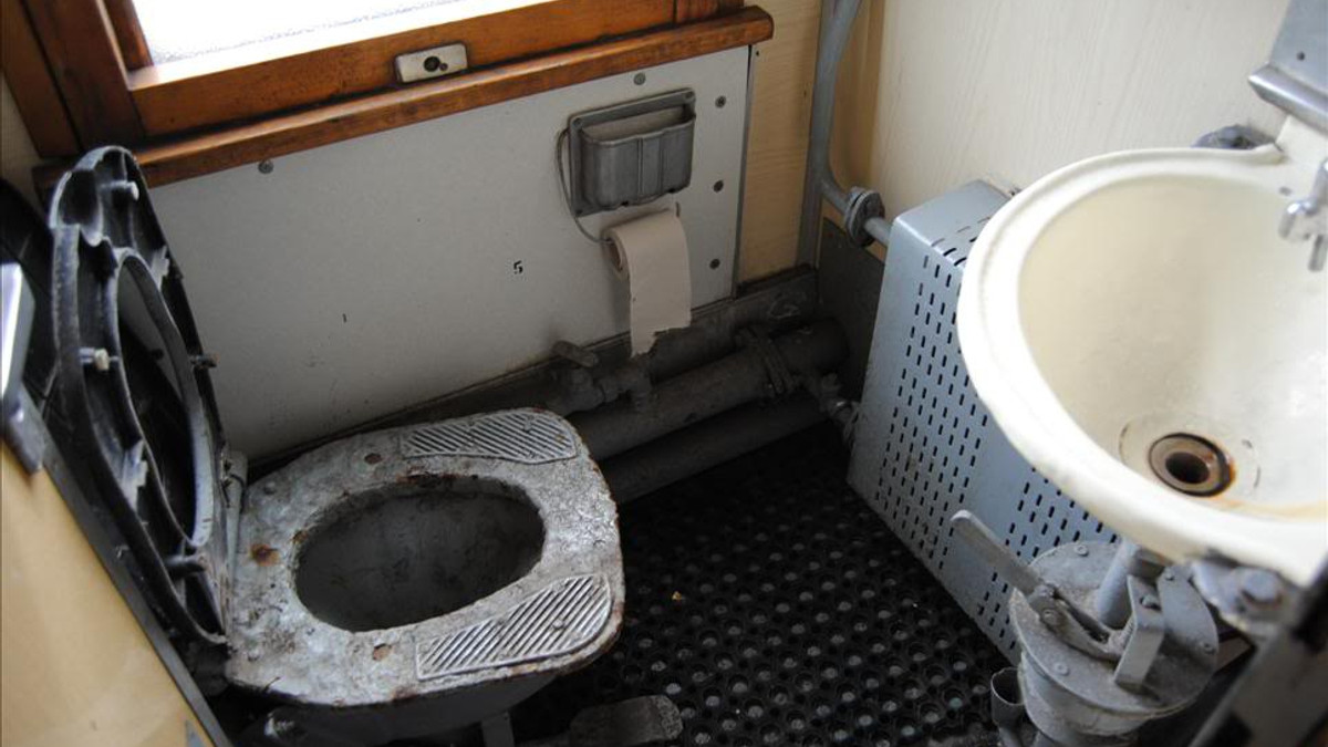 Туалети в українських поїздах - фото 1