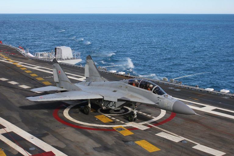 Міноборони РФ назвало причину падіння свого винищувача в Середземному морі