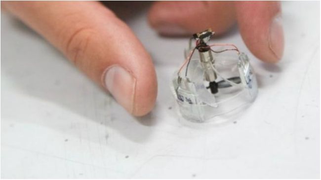 Інженери створили найменший в світі дрон