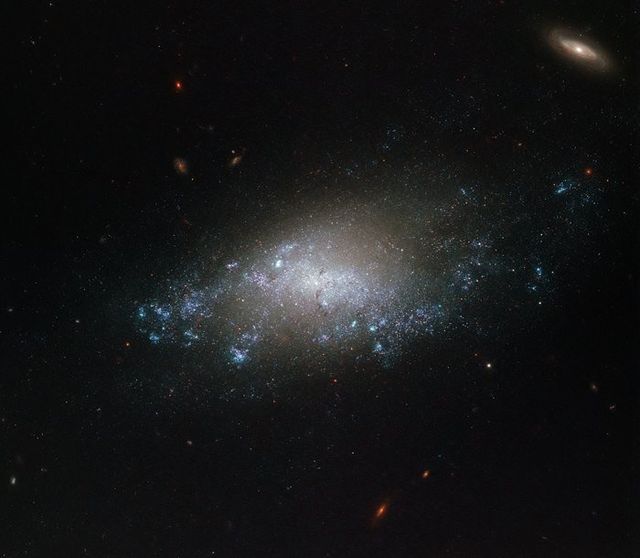 Hubble зробив унікальний знімок галактики із сузір'я Лева
 - фото 120351