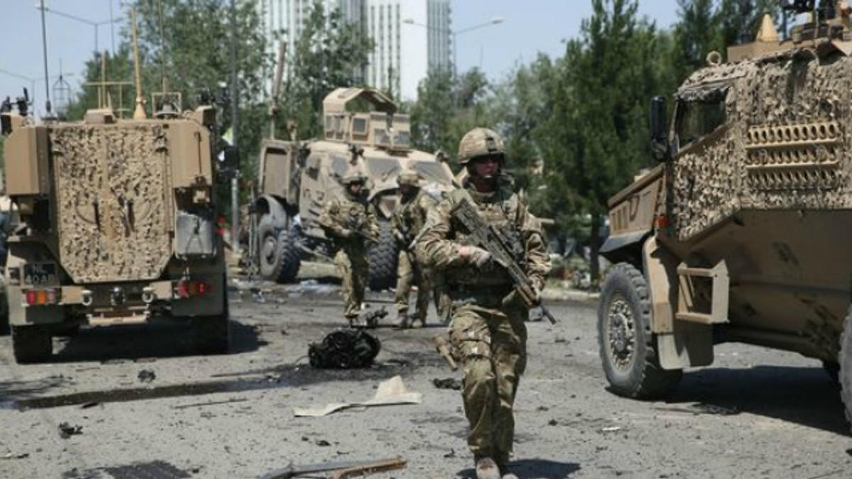 Потужний вибух на базі НАТО в Афганістані: з'явилися фото - фото 1