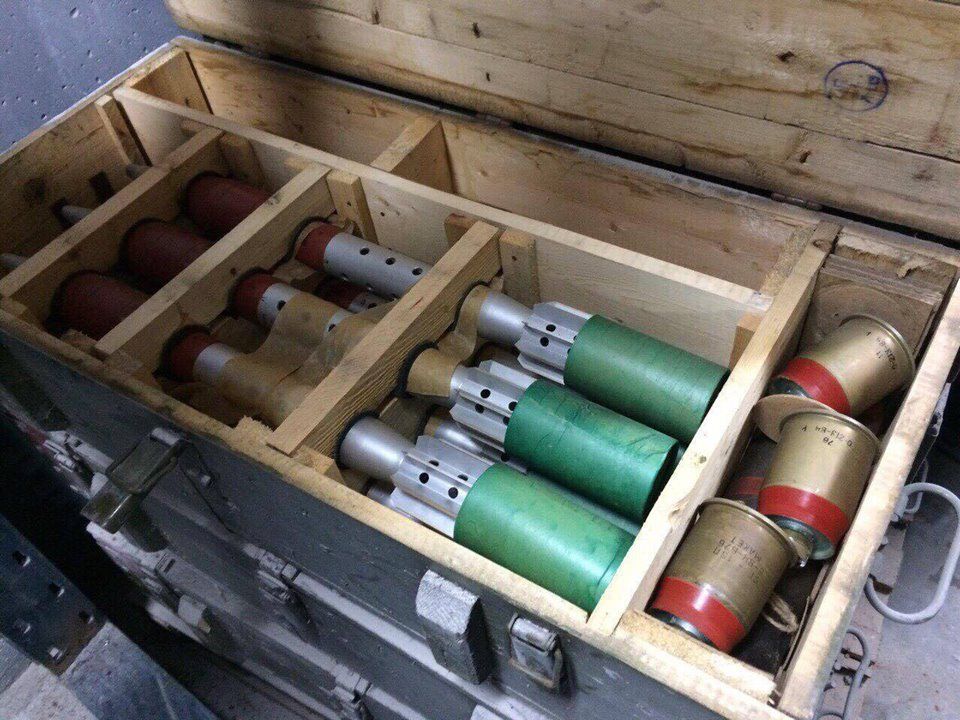 Поліція показала, як виглядає вражаючий бункер зі зброєю під Києвом