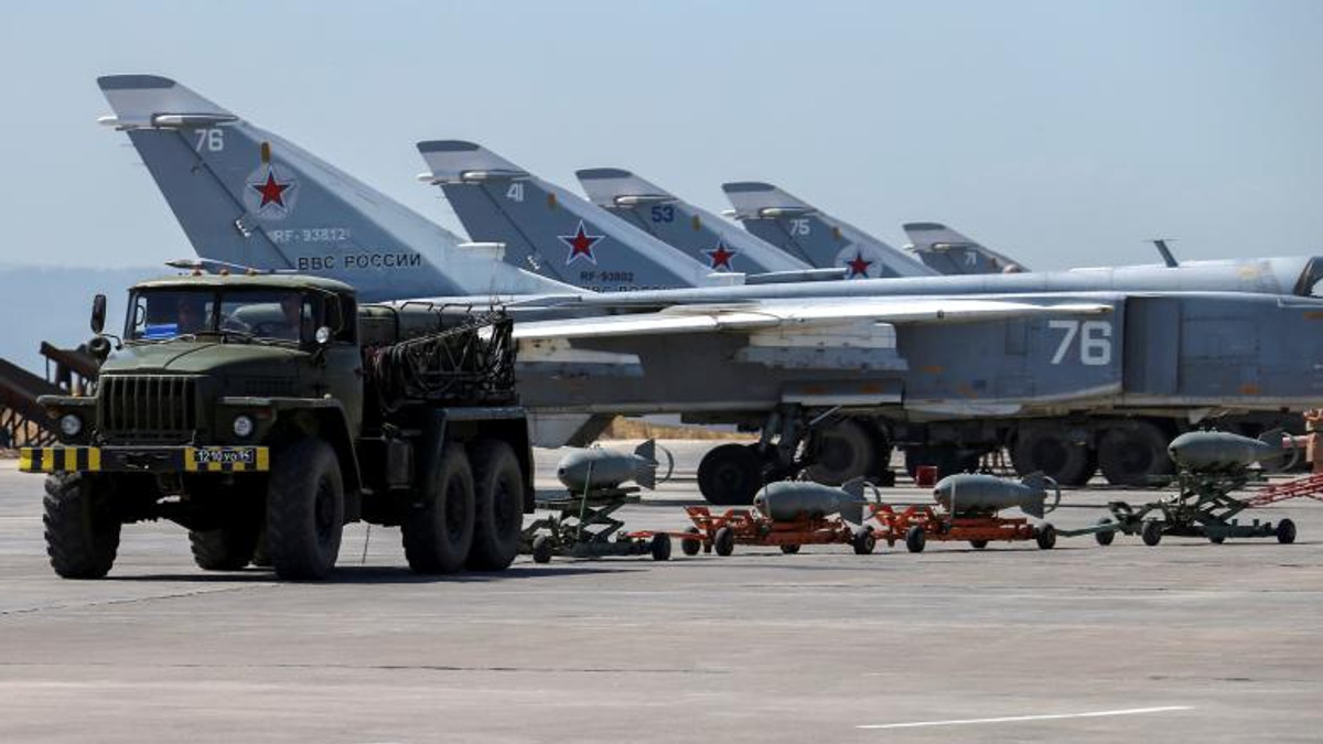 Росія доставила паливо для реактивних літаків у Сирії - фото 1