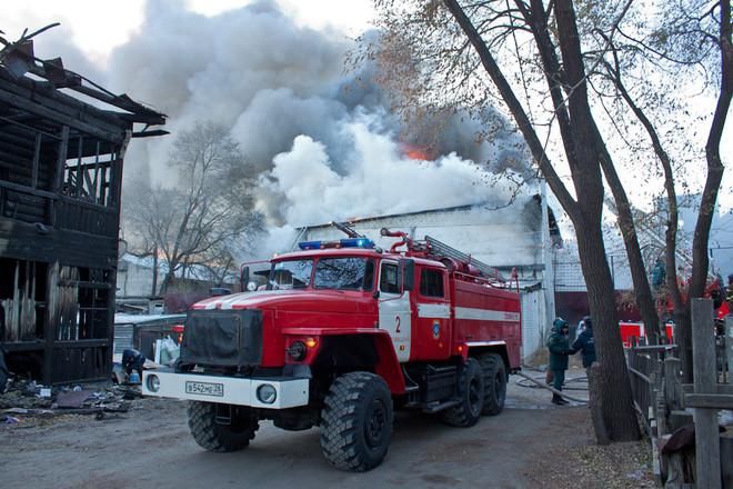 "Такого феєрверку в житті не бачила": У Росії загорівся склад салютів - фото 1